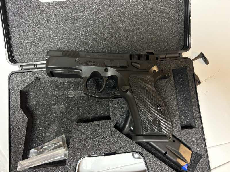CZ 75 P-01 Ω Omega