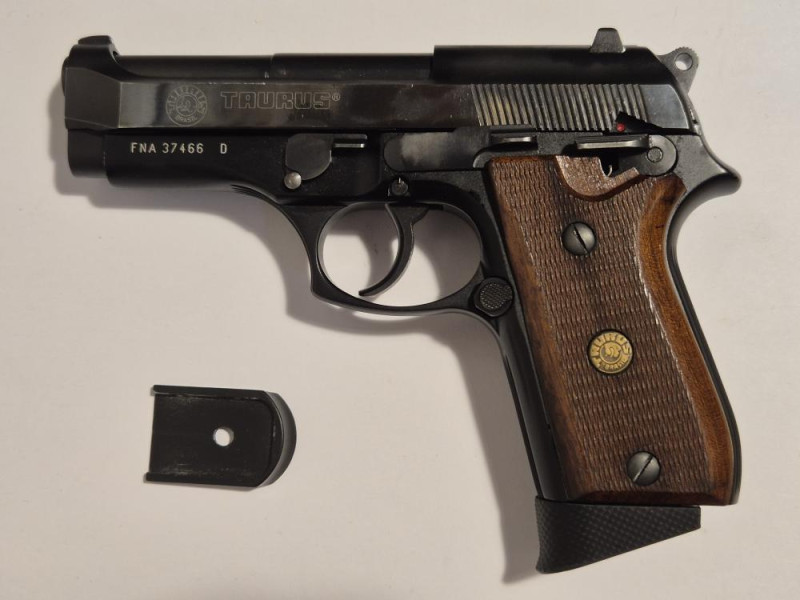 P: Taurus PT 57 SC, 7,65 Browning
