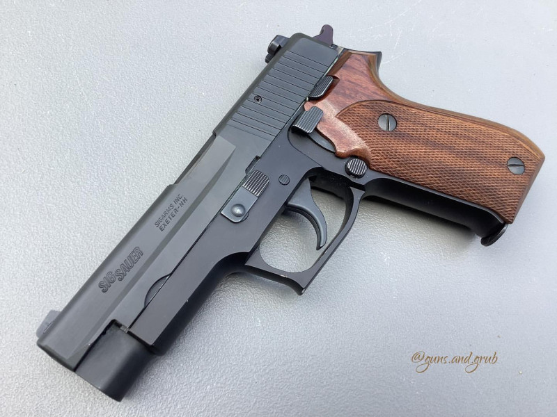 SIG SAUER 220