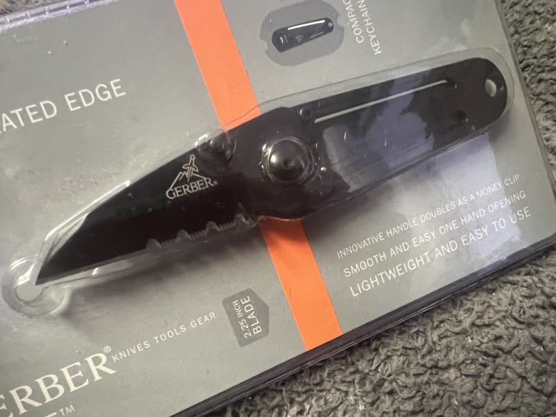 Kapesní zavírací nůž Gerber (Fiskars) nový