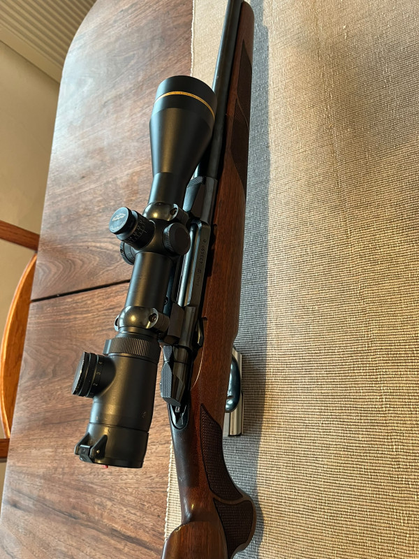 Kulovnice SAKO (levostranné provedení) a puškohled LEUPOLD