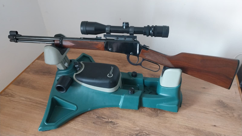 Malorážka Henry Lever Action cal. 22LR