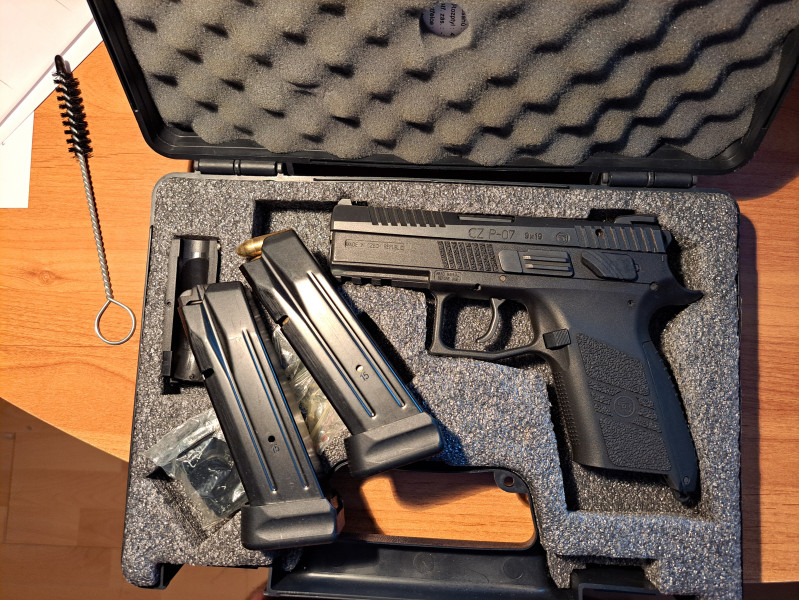Pistole CZ P-07 9mm. 
