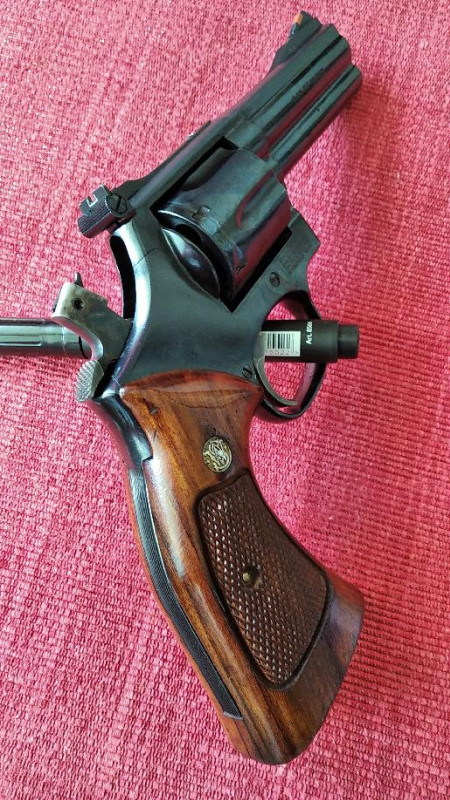 Pozor na prodejce Ruger SP101 a SW 586