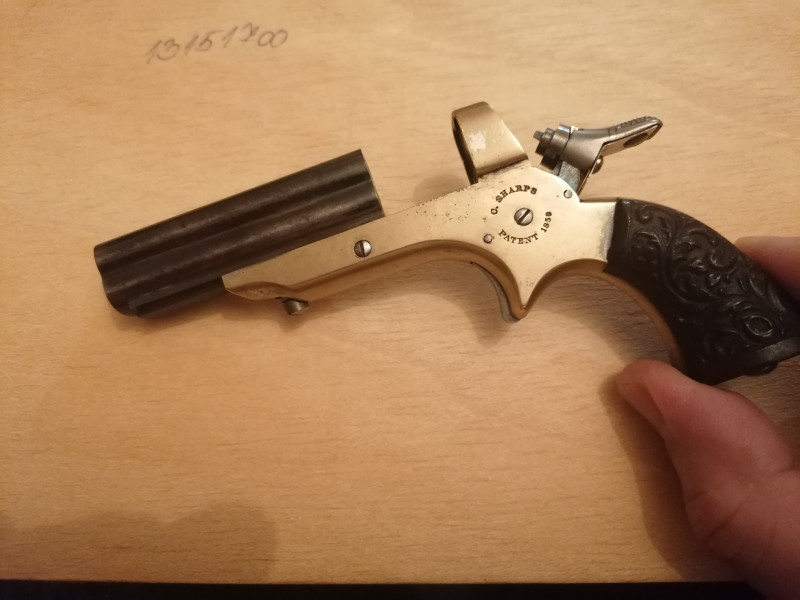 Čtyřranný deringer cal. 22 rf short