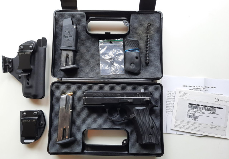 CZ 75 D Compact 2010 + 2x holster, 2x zásobník