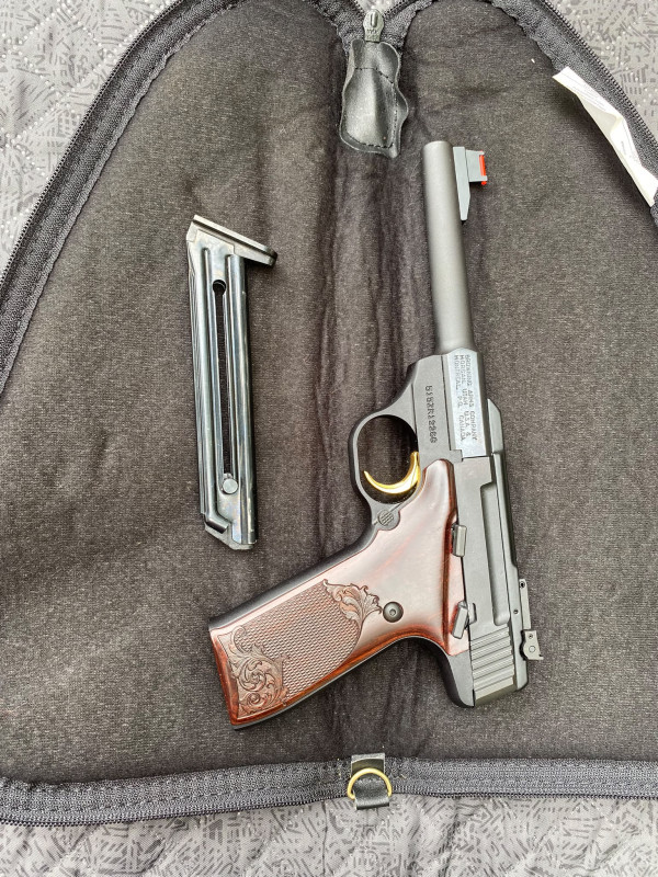 Pistole Browning BUCK MARK Plus Rosewood UDX - cal.22LR