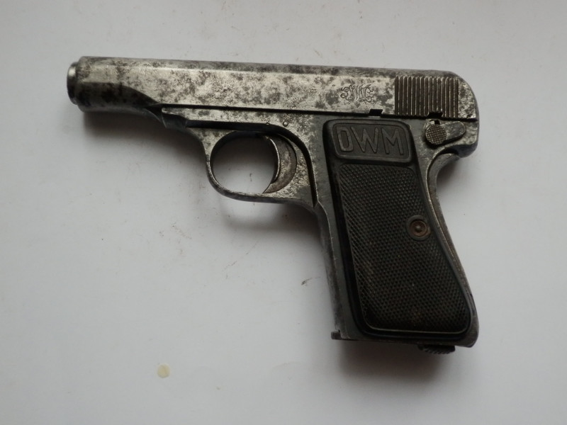Pistole DWM r. 7,65