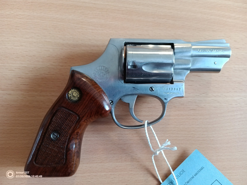 Taurus 85S 