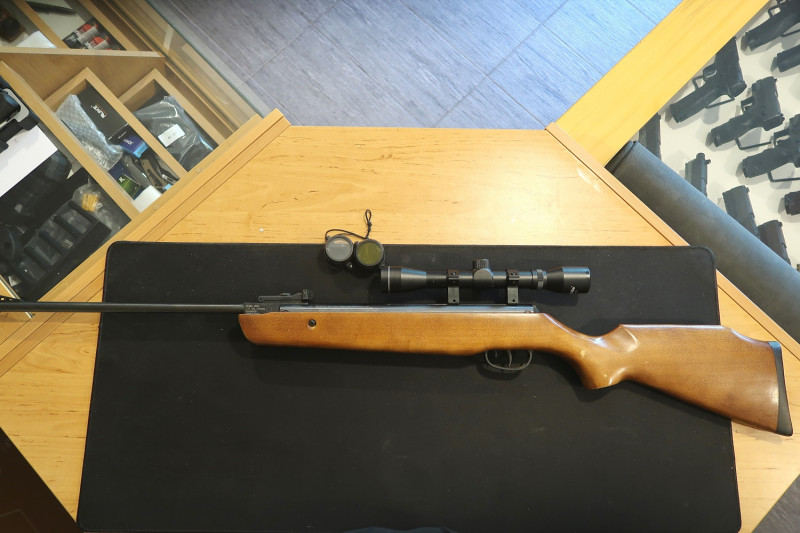 Vzduchovka Crosman CoperHead 900 + puškohled 4x32