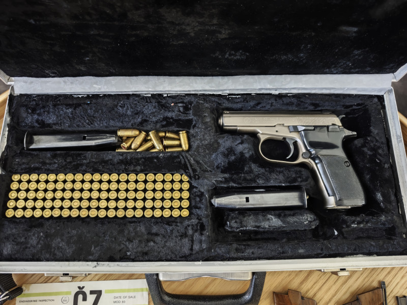 Sběratelský komplet CZ 83 (9mm Browning) – r. 1992