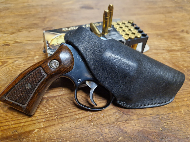 Revolver zn. Taurus 85S raže 38 speciál
