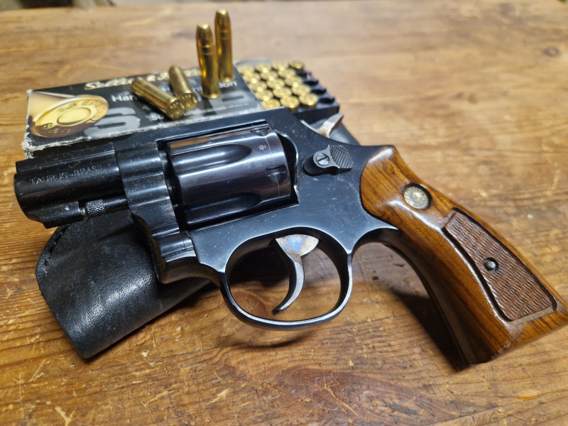 Revolver zn. Taurus 85S raže 38 speciál
