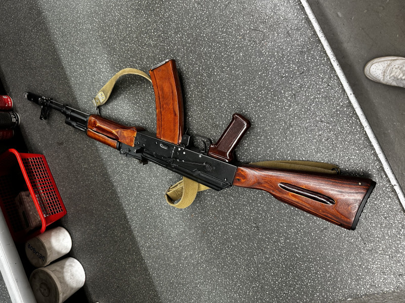 Vyměním ak-74 z roku 1986 za pušku v ráži 50 bmg 