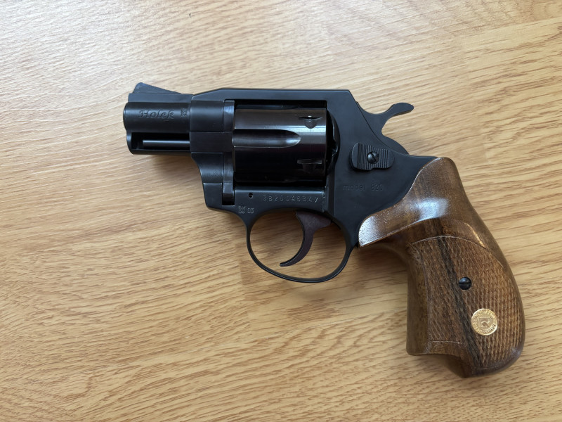 Prodám revolver Alfa-Proj, model 820, .38 Special