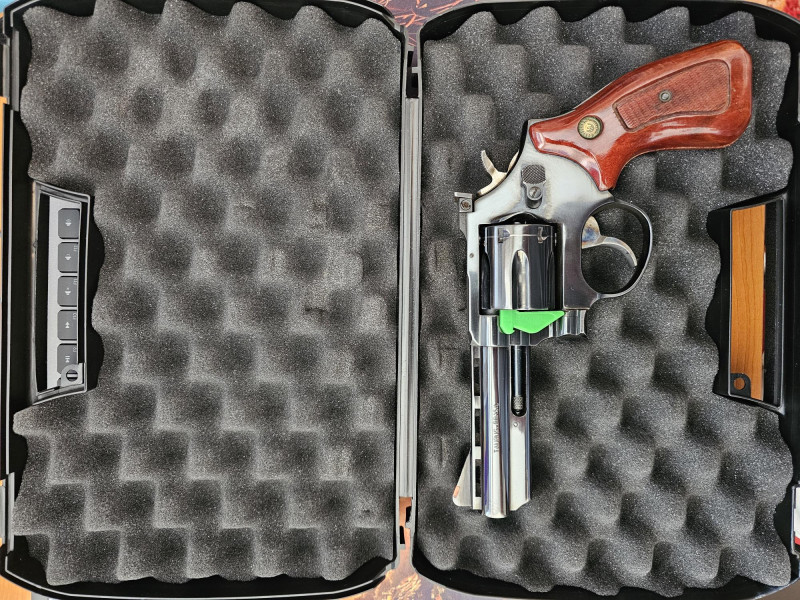 Revolver Taurus 689 .357 Magnum 4