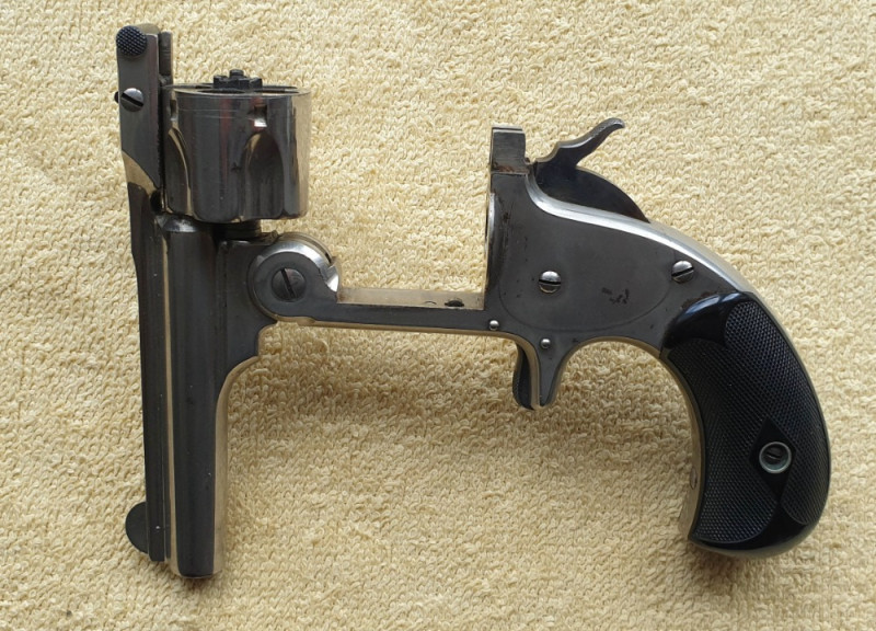 Historický revolver Smith Wesson cal.32CF SA první model