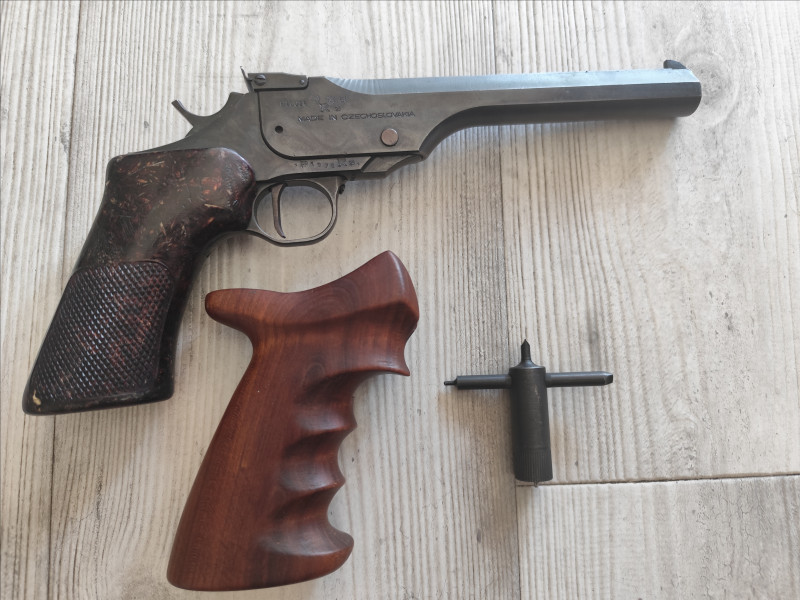 ČZ ZKP 493 Champion 22lr Československá legenda