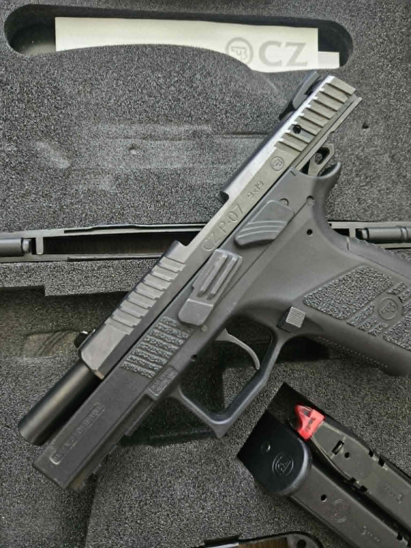 Pistole CZ P-07