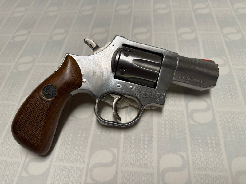 Dan Wesson .357 magnum 2,5