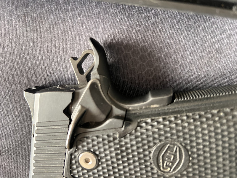 Nabízím  pistoli  Bul Armory SAS II Tactical Carry 45 ACP