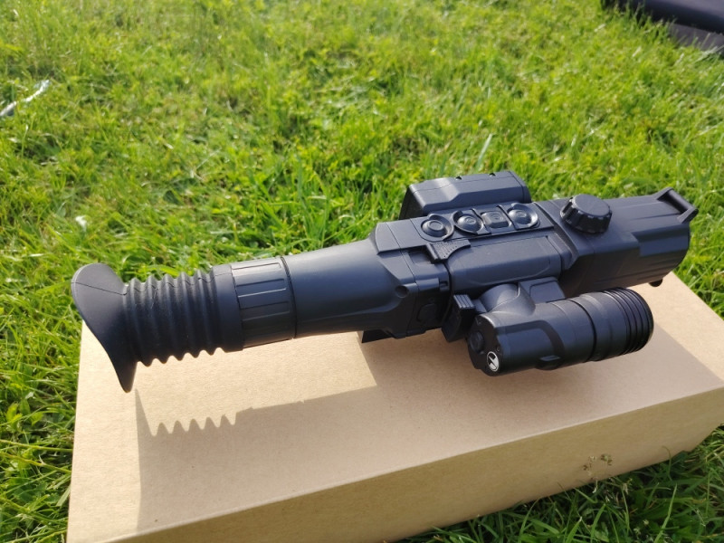 Digitální zaměřovač Digisight Ultra LRF N455