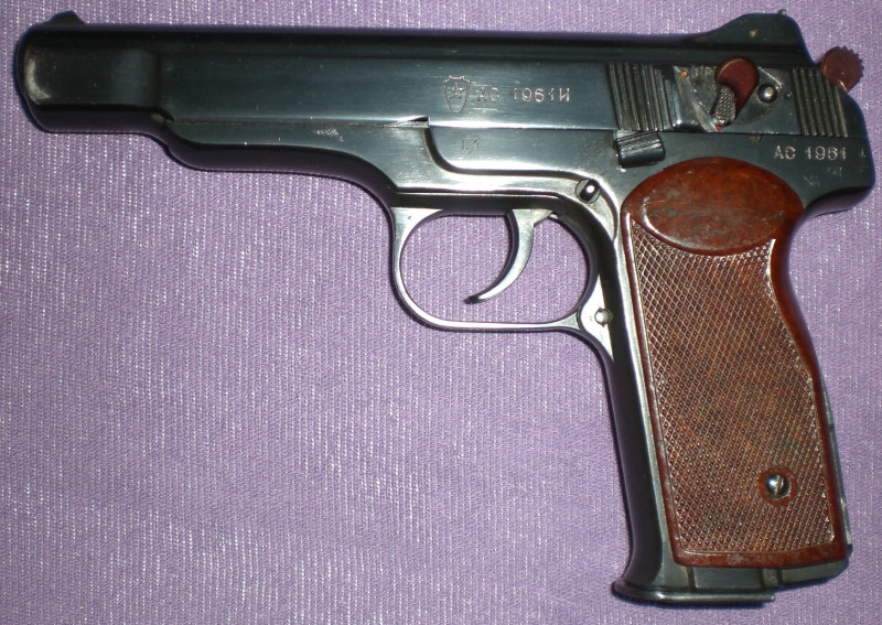 Pistole samonabíjecí APS Stečkin, ráže 9mm Makarov