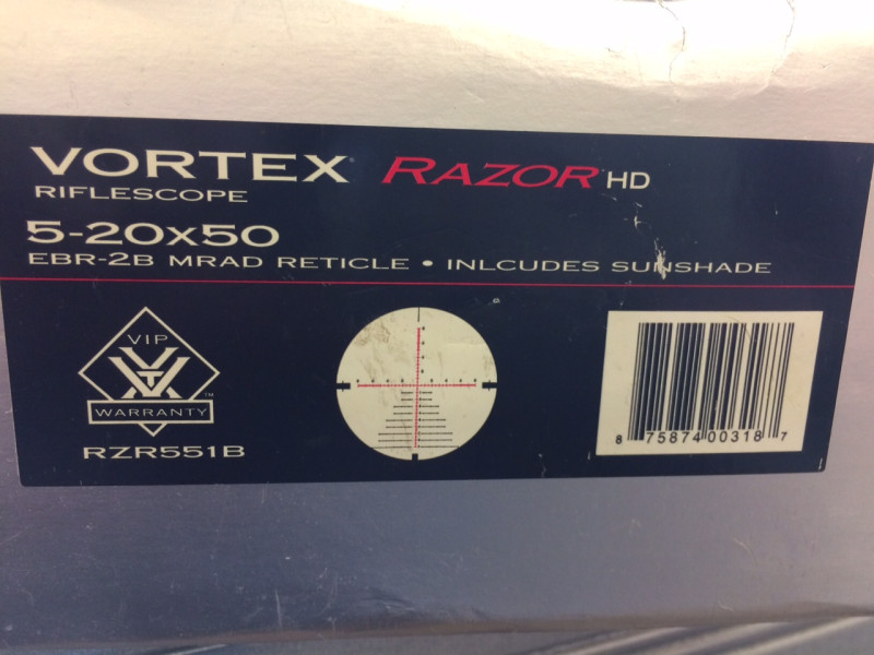 Puškohled Vortex Razor HD 5-20x50 FFP, MRAD (RZR551B) + mont
