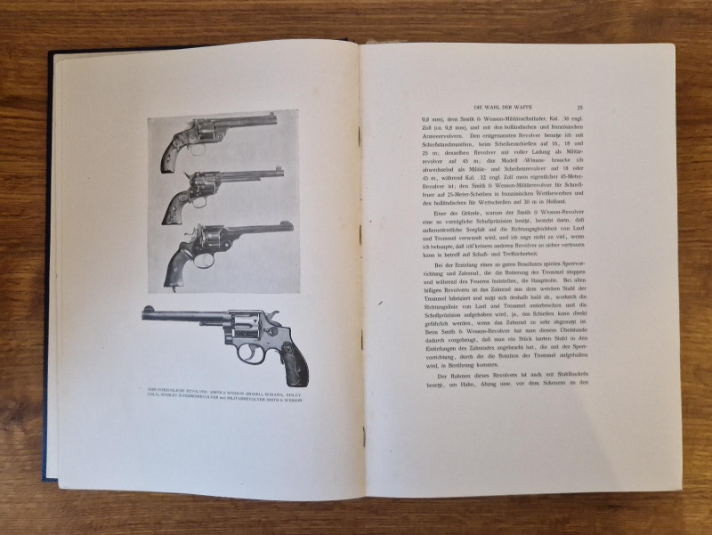 Kniha Pistolen und Revolverschiessen (Walter Winans)