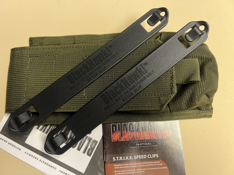 POUZDRO NA ZÁSOBNÍKY BLACKHAWK STRIKE M4/M16/AK - zelené