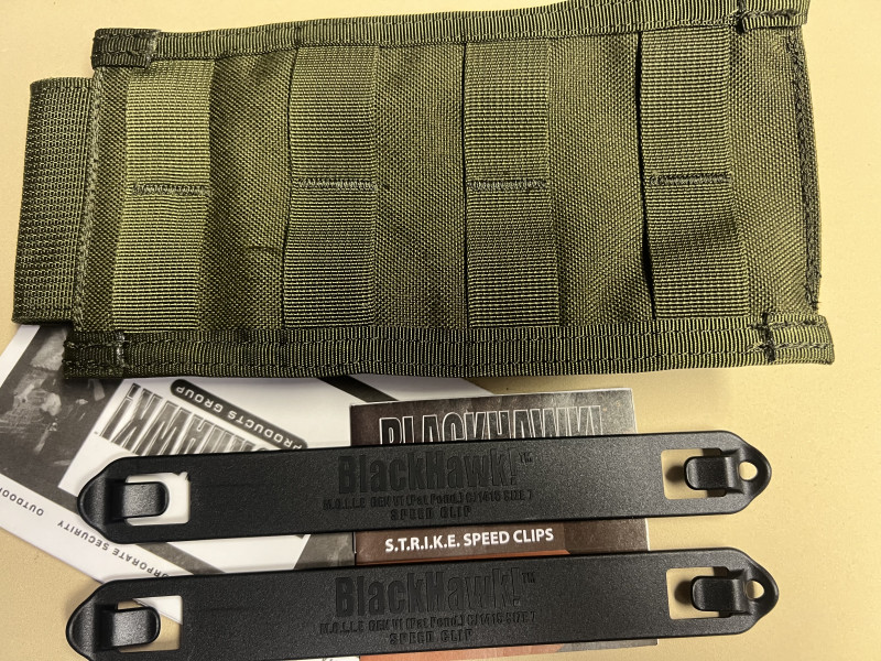 POUZDRO NA ZÁSOBNÍKY BLACKHAWK STRIKE M4/M16/AK - zelené