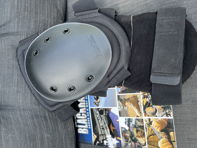 Chrániče kolen Blackhawk! USA TACTICAL PADS černé PC 610 Kč