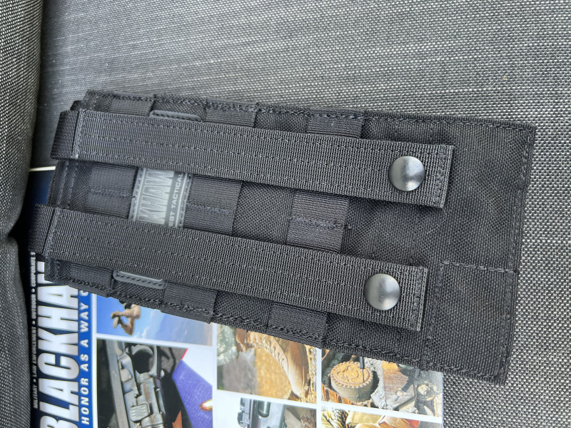 POUZDRO NA ZÁSOBNÍKY BLACKHAWK! STRIKE M4/M16/AK, BLACK