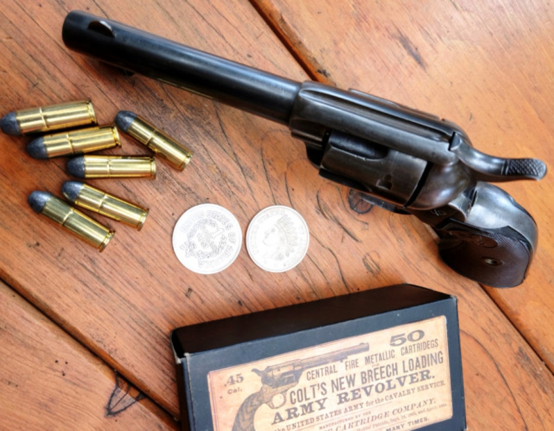 Colt SAA m. 1873 cal .45LC Peacemaker 4-3/4