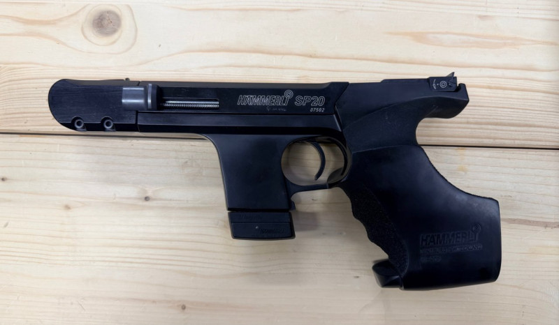 Samonabíjecí pistole Hammerli SP20, .22LR