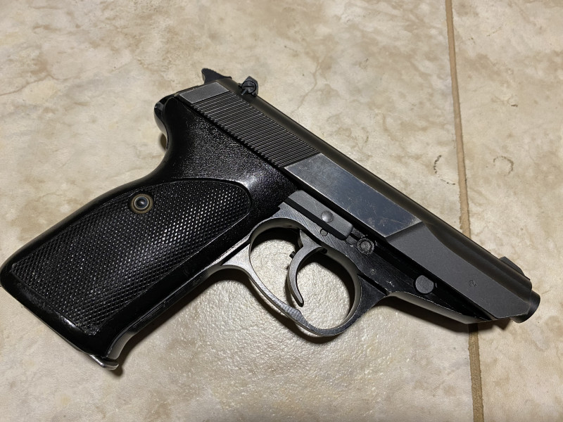 Walther P5
