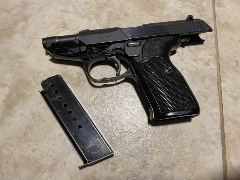 Walther P5