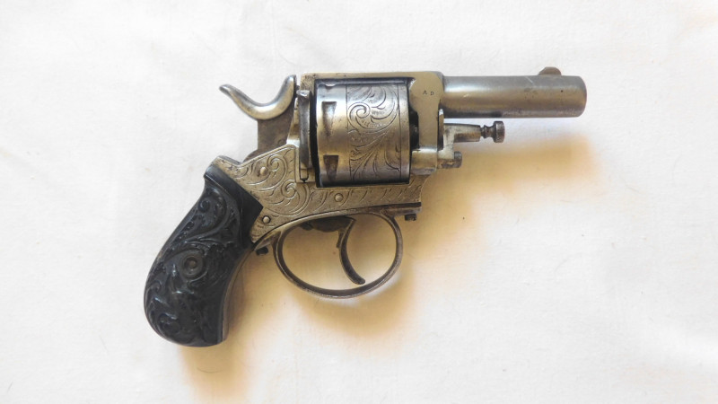 Revolver British  Bull Dog