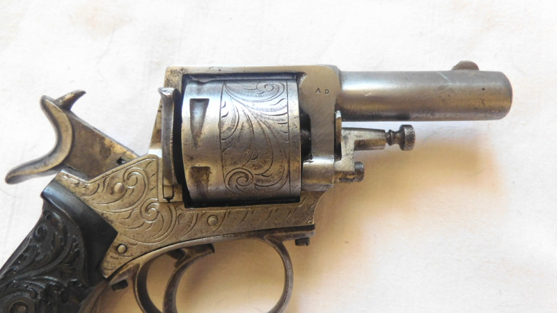 Revolver British  Bull Dog