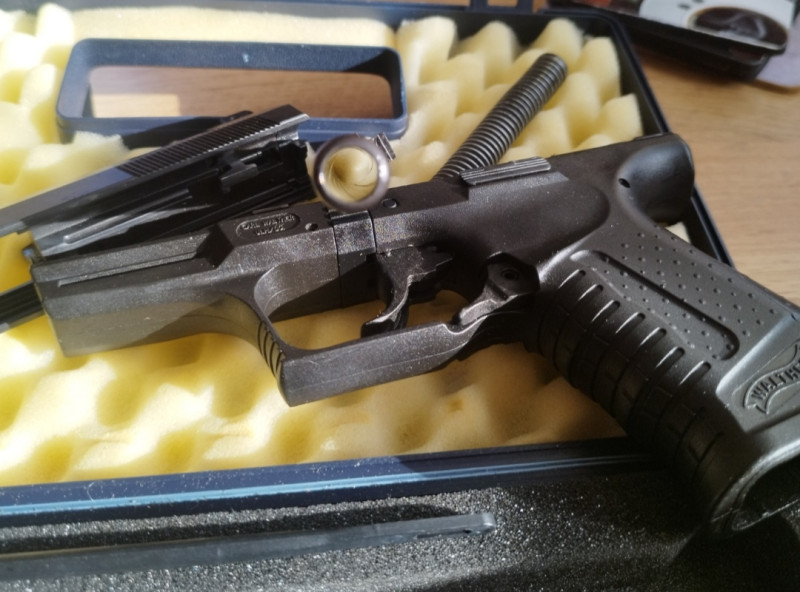 WALTHER P 99 - 40 S&W