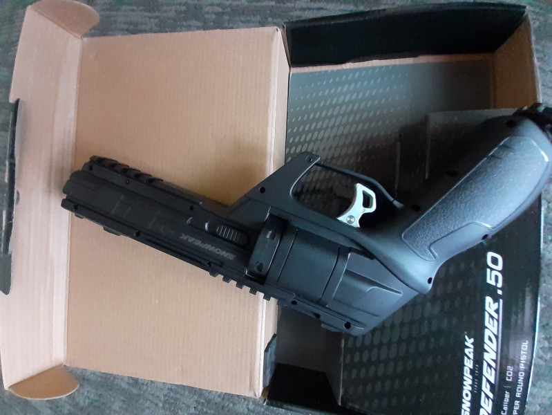 CO2 Snowpeak Defender.50