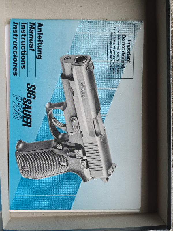 SIG SAUER P220 ráže .45ACP