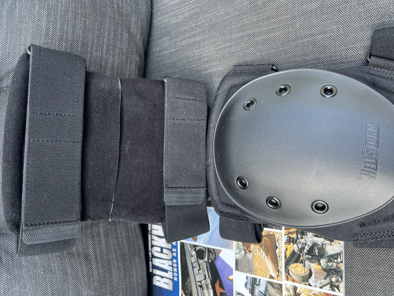 Chrániče kolen Blackhawk! USA TACTICAL PADS černé PC 610 Kč