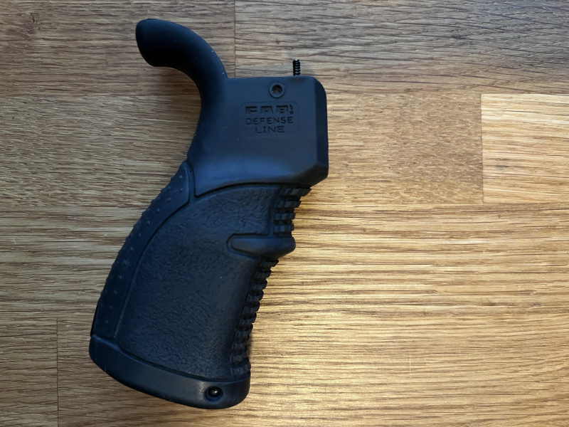 AR15 FAB pažba a pažbička