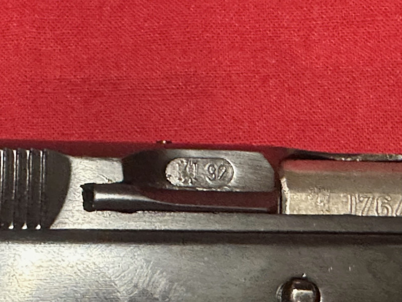 CZ 75 z roku 1992 s obalem.
