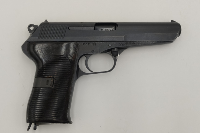 Pistole samonabíjecí CZ52