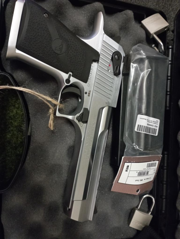 Pistole samonabíjecí Magnum Research Desert Eagle , ráže 50A