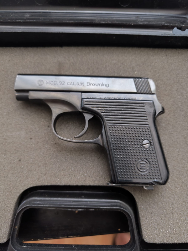 CZ75, Holek 38 spl,glock 23c,mavrick88,cz 92.