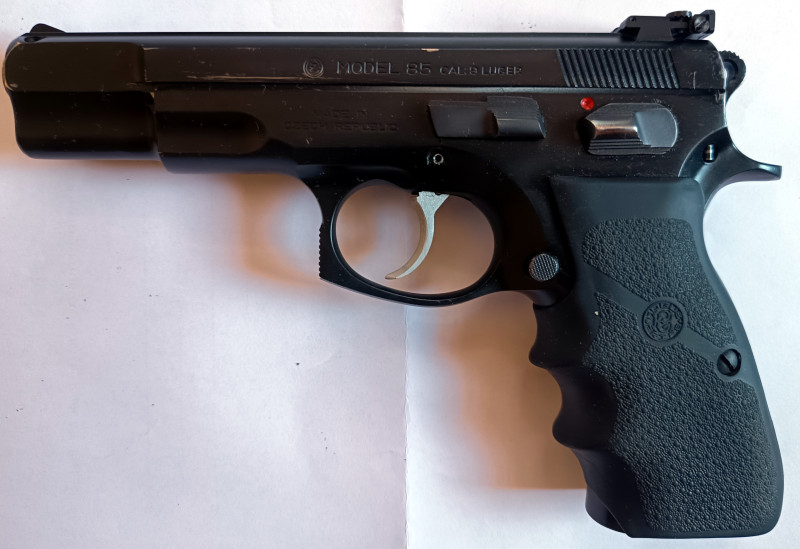 CZ 85 (combat) 9mm Luger ne jen pro sportovní účely