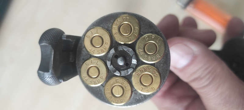Revolver bez bez registrace S&W